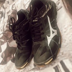 Mizuno super comfortable volleyball shoes